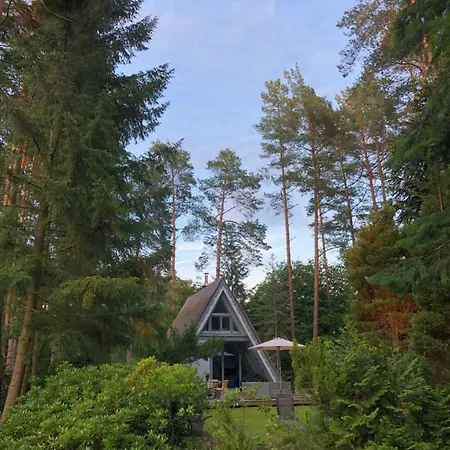 Semesterbostad Reetdach 1300qm Privatgrundstueck Bootssteg Sauna Templin Luebbesee Uckermark Erholung Pur Seenplatte Petersdorf (Uckermark)