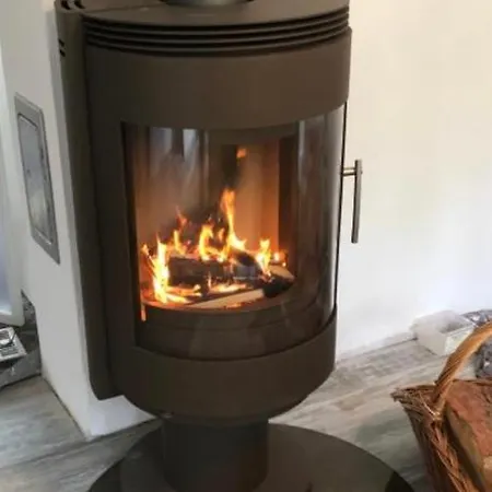 Дом отдыха Reetdach 1300qm Privatgrundstueck Bootssteg Sauna Templin Luebbesee Uckermark Erholung Pur Seenplatte