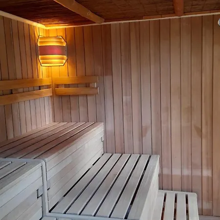 Дом отдыха Reetdach 1300qm Privatgrundstueck Bootssteg Sauna Templin Luebbesee Uckermark Erholung Pur Seenplatte *