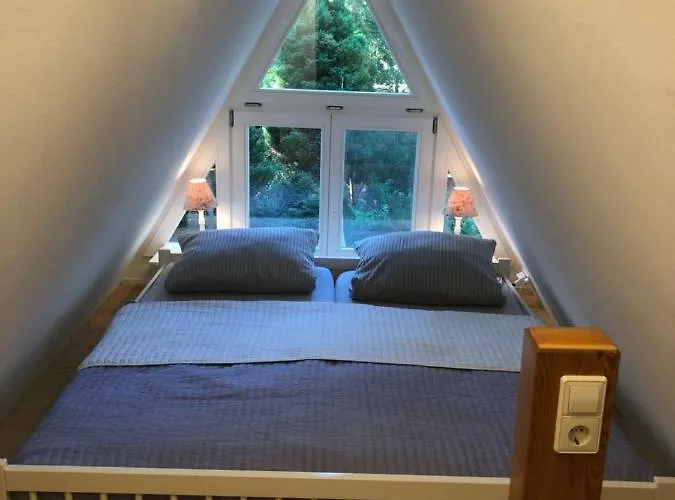 Ferienhaus Reetdach 1300qm Privatgrundstück Bootssteg Sauna Templin Lübbesee Uckermark Erholung Pur Seenplatte Petersdorf (Uckermark)